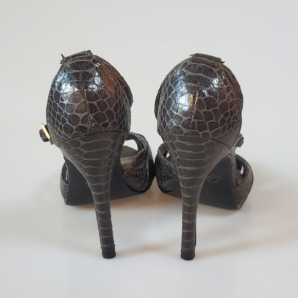 Nine West Brown Snake-Embossed T-Strap Open-Toe Pumps Size 6 - Picture 3 of 7